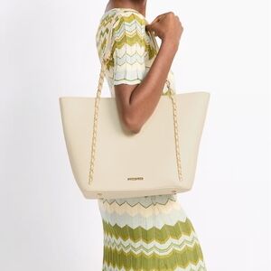 41 Hawthorn - Paulie Tote Bag